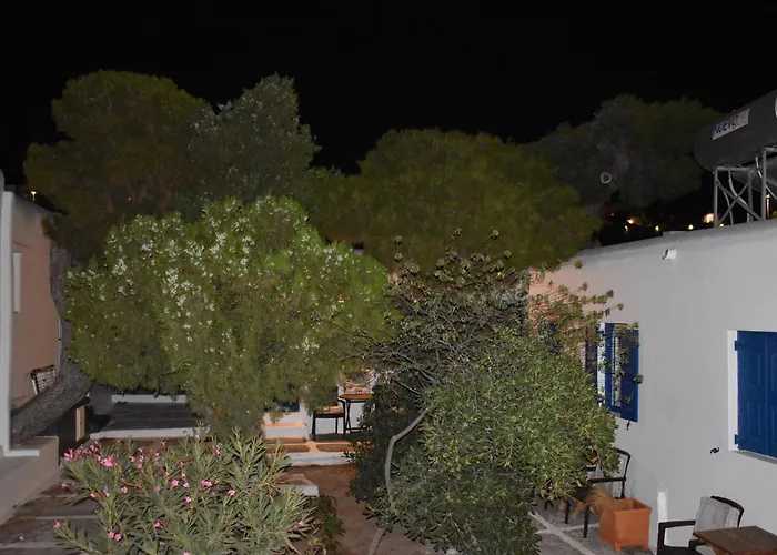 לינה וארוחת בוקר Old Mykonos