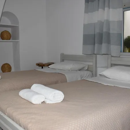 Old Mykonos Bed and Breakfast